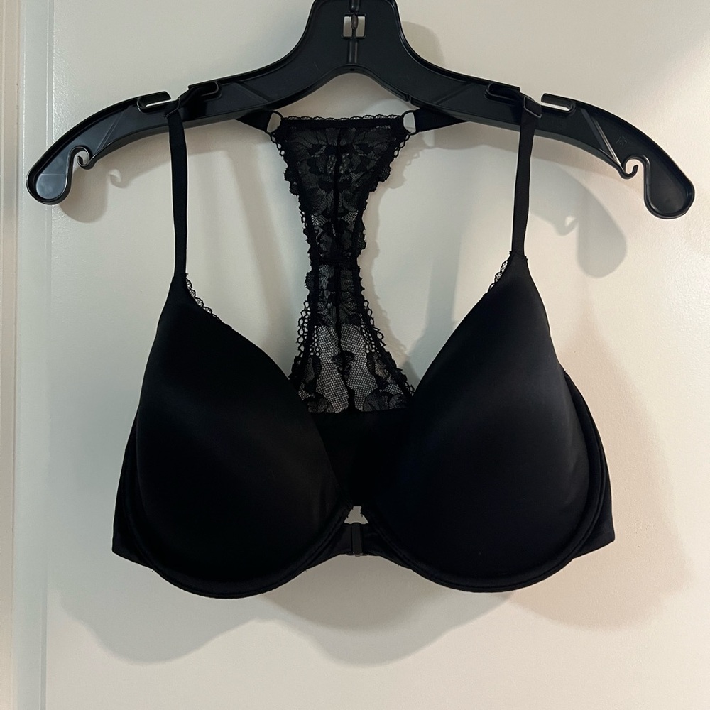 Victoria’s Secret Lightly Lined Front Close Racerback Bra 32DDD/32F
